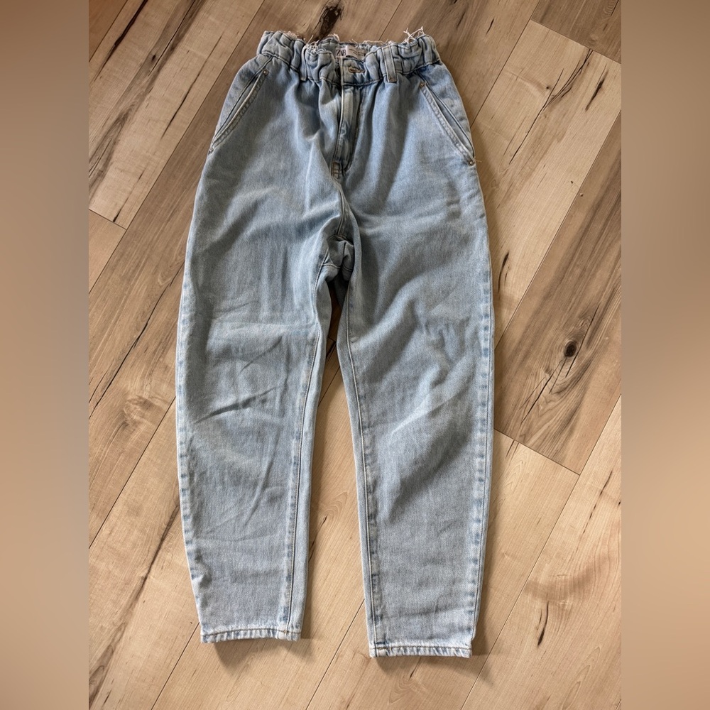 Light Blue High-Waisted Jeans zara